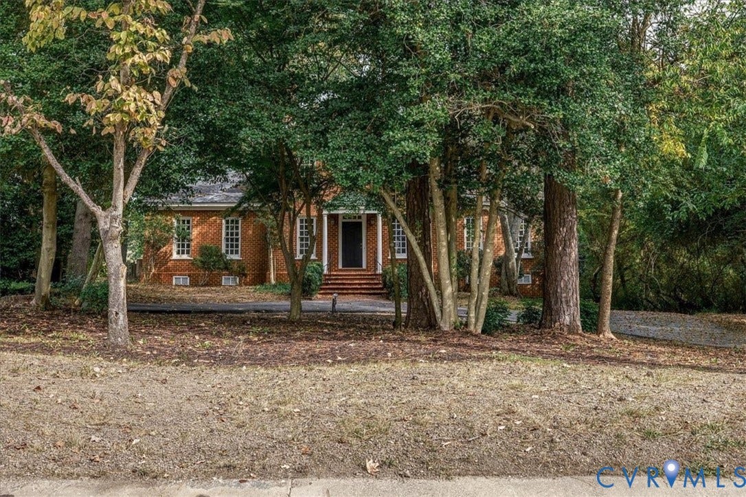 173 Waterfront Drive, Colonial Heights, VA 23834 Situated for privacy and convenience.
