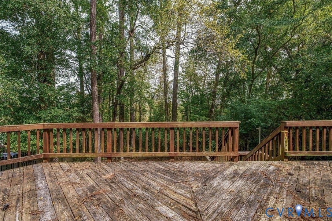173 Waterfront Drive, Colonial Heights, VA 23834 Over sized deck across the rear of this home.