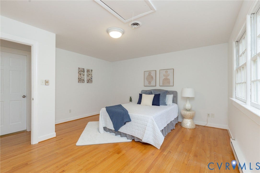 9209 Lydell Drive, Henrico, VA 23228 3rd floor- HW- attached to full bath