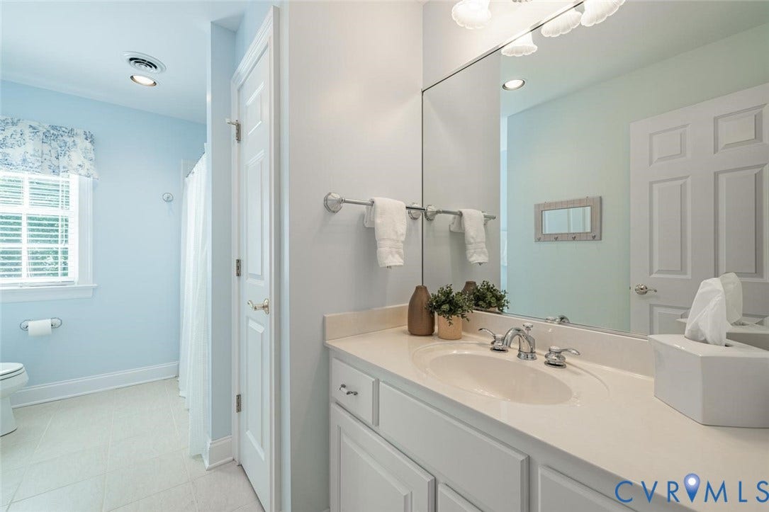 95 W Square Drive, Henrico, VA 23238 Ensuite bathroom