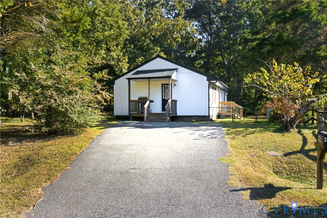 3701 Yard Arm Drive, Chester, VA 23831 3701 Yard Arm Drive, Chester, VA 23831