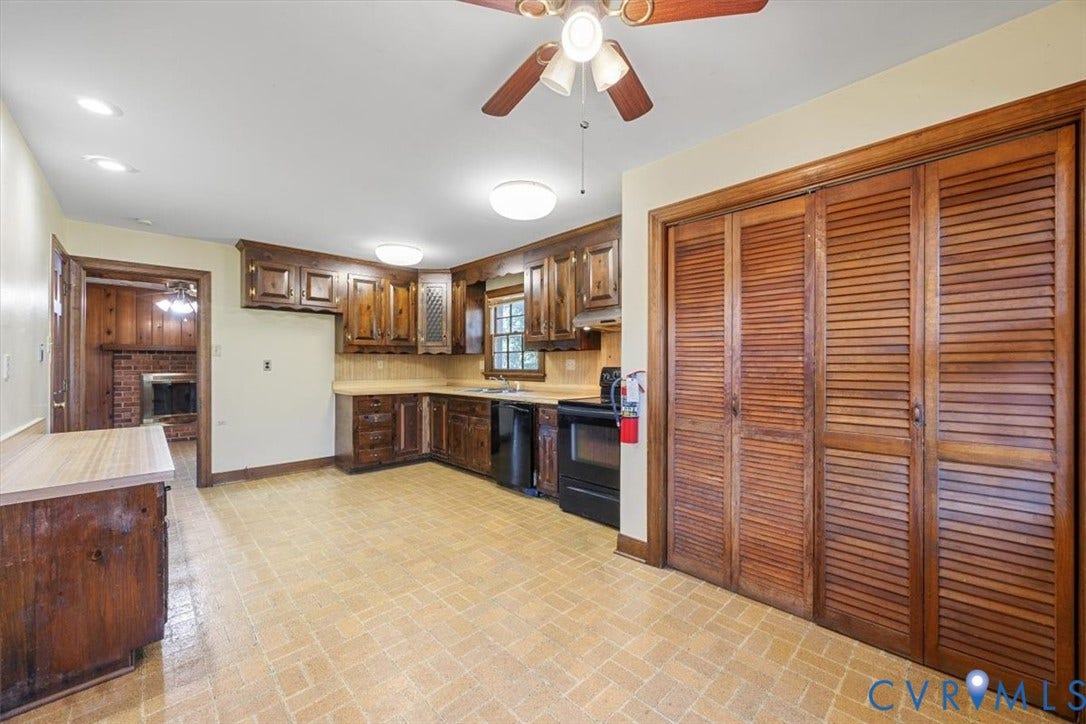 108 Jankin Lane, Sandston, VA 23150 Large eat-in kitchen with built-in desk and laundry area