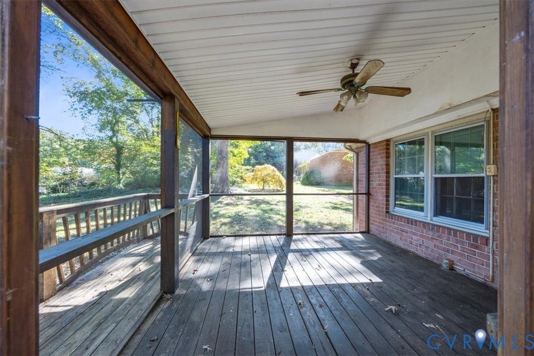108 Jankin Lane, Sandston, VA 23150 Screen porch on back deck