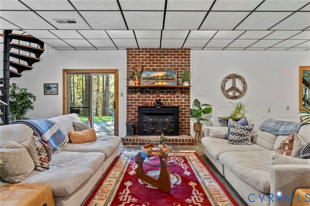 11401 Pinhook Road, Rockville, VA 23146 Huge lower-level bonus living suite!