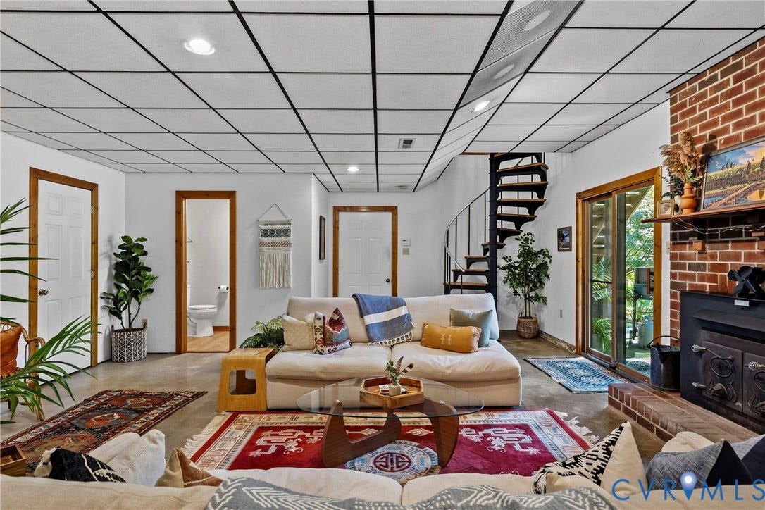 11401 Pinhook Road, Rockville, VA 23146 Huge lower-level bonus living suite!