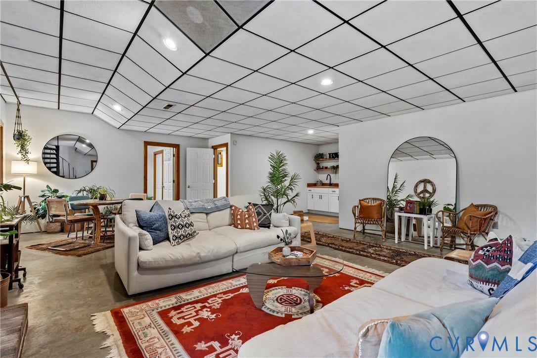 11401 Pinhook Road, Rockville, VA 23146 Huge lower-level bonus living suite!