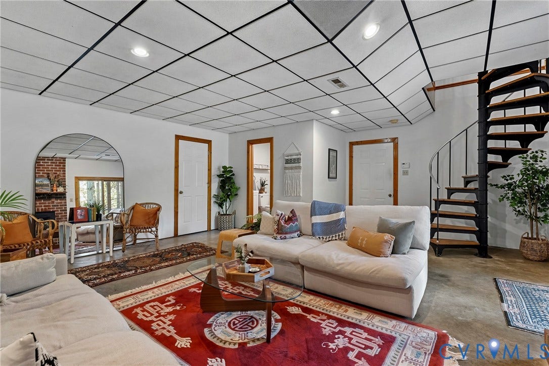 11401 Pinhook Road, Rockville, VA 23146 Huge lower-level bonus living suite!