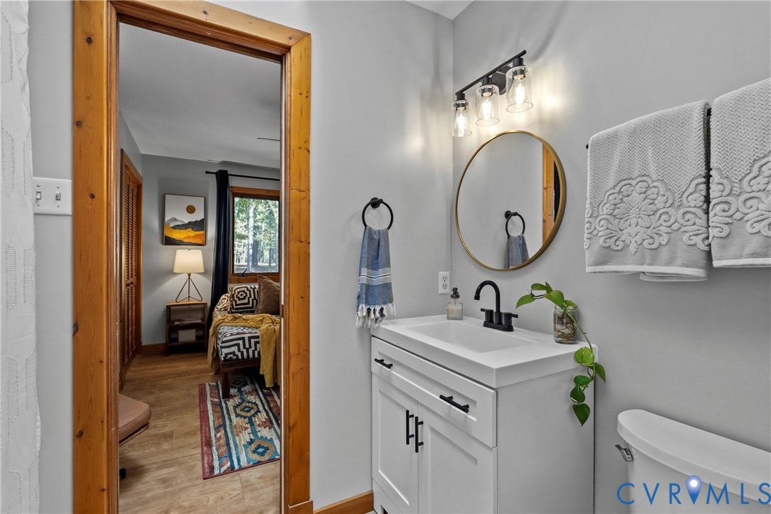 11401 Pinhook Road, Rockville, VA 23146 Jack-and-Jill Full Bath, Tub/Shower, Main level