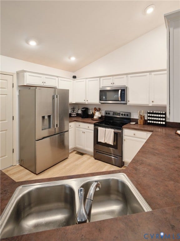 444 Tillar Lane, Mineral, VA 23117 New stainless appliances