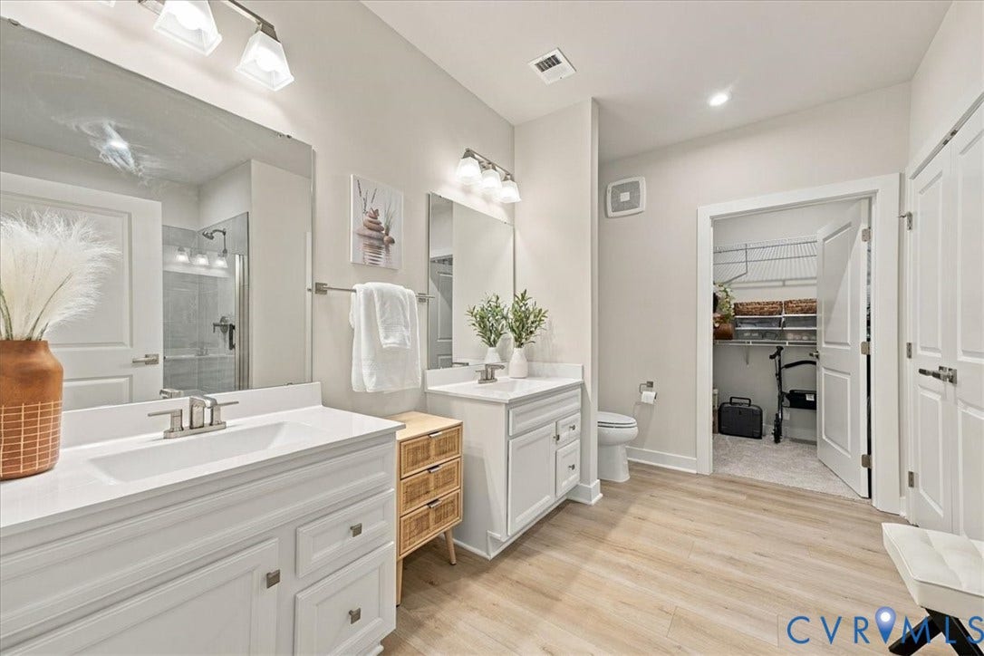 6725 Citory Way, #102, Moseley, VA 23120 Walk In Closet & Lrg Linen Closet