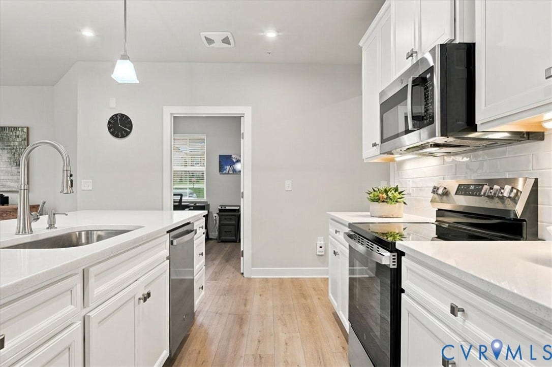 6725 Citory Way, #102, Moseley, VA 23120 6725 Citory Way, #102, Moseley, VA 23120