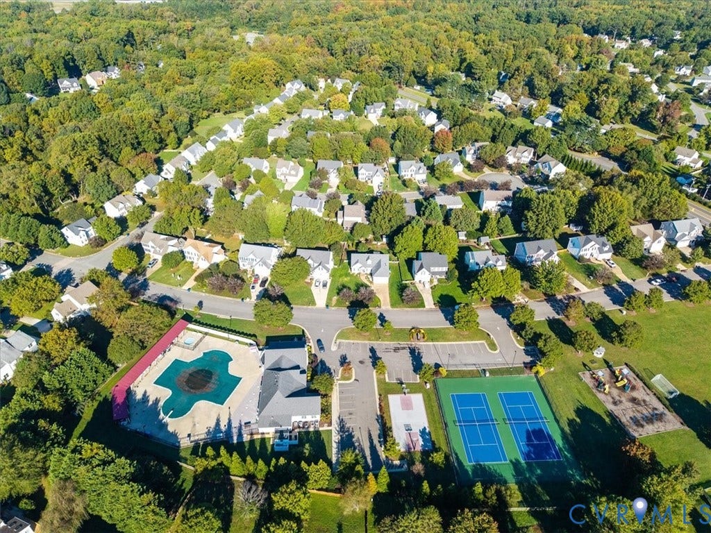9504 Indianfield Drive, Mechanicsville, VA 23116 Milestone amenities include pool, Clubhouse, basketball court, pickleball/tennis court and Playground