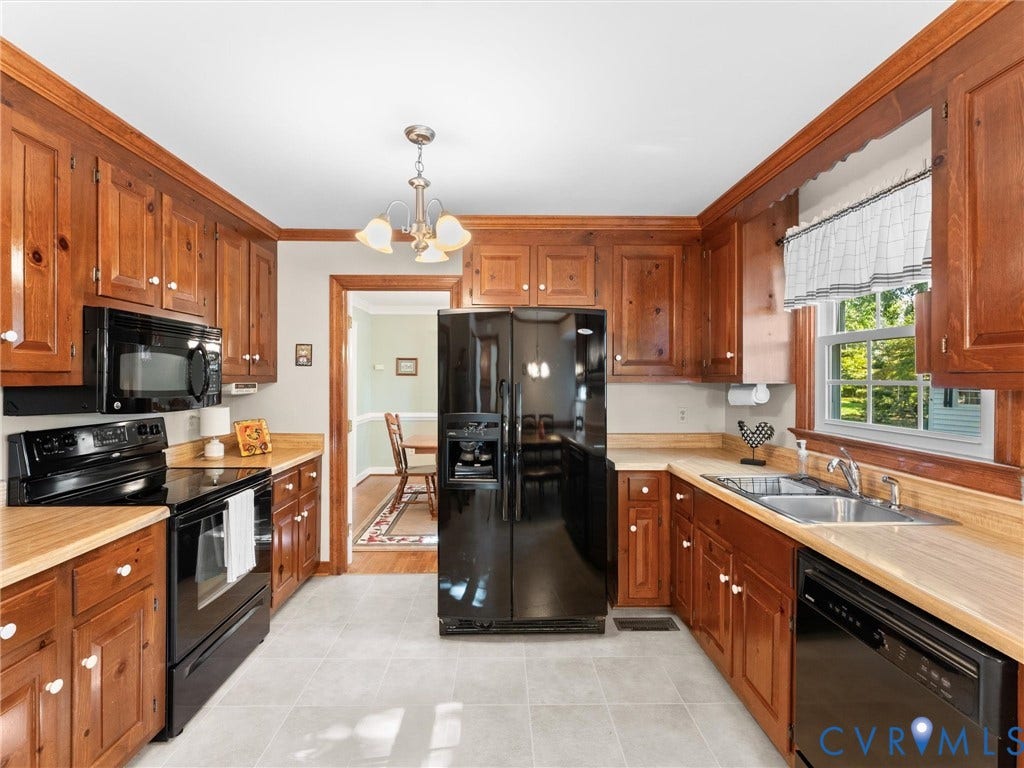 8275 Tangle Pond Lane, Mechanicsville, VA 23111 8275 Tangle Pond Lane, Mechanicsville, VA 23111