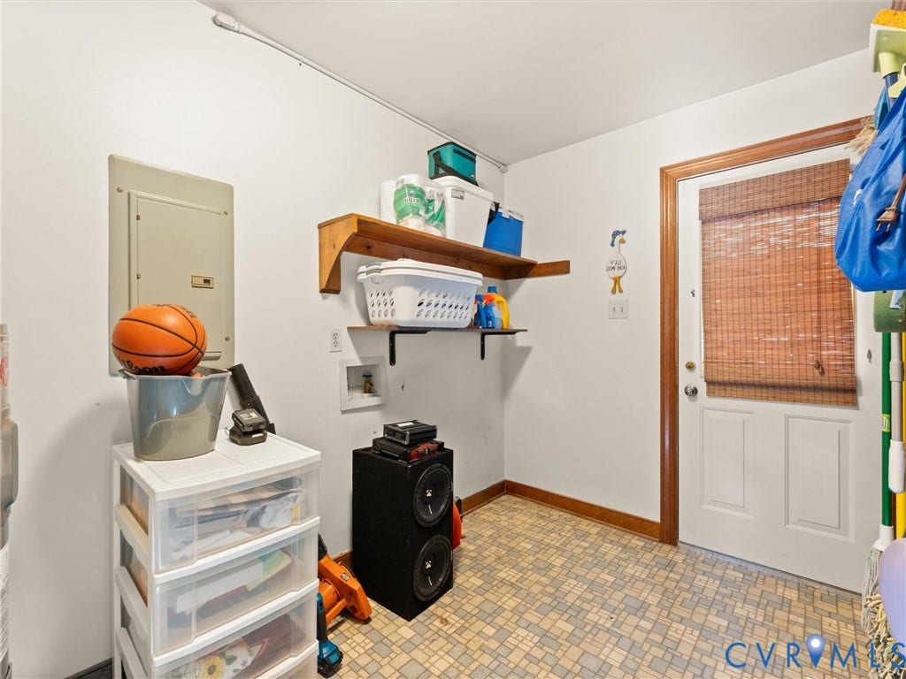 8275 Tangle Pond Lane, Mechanicsville, VA 23111 Laundry/Mudroom