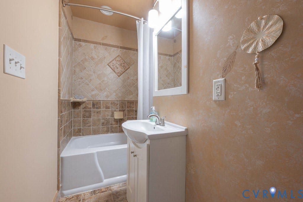 2523 Bent Oaks Drive, Colonial Heights, VA 23834