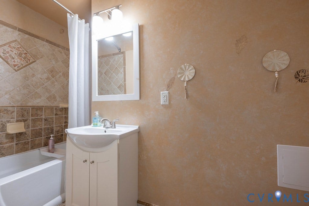 2523 Bent Oaks Drive, Colonial Heights, VA 23834
