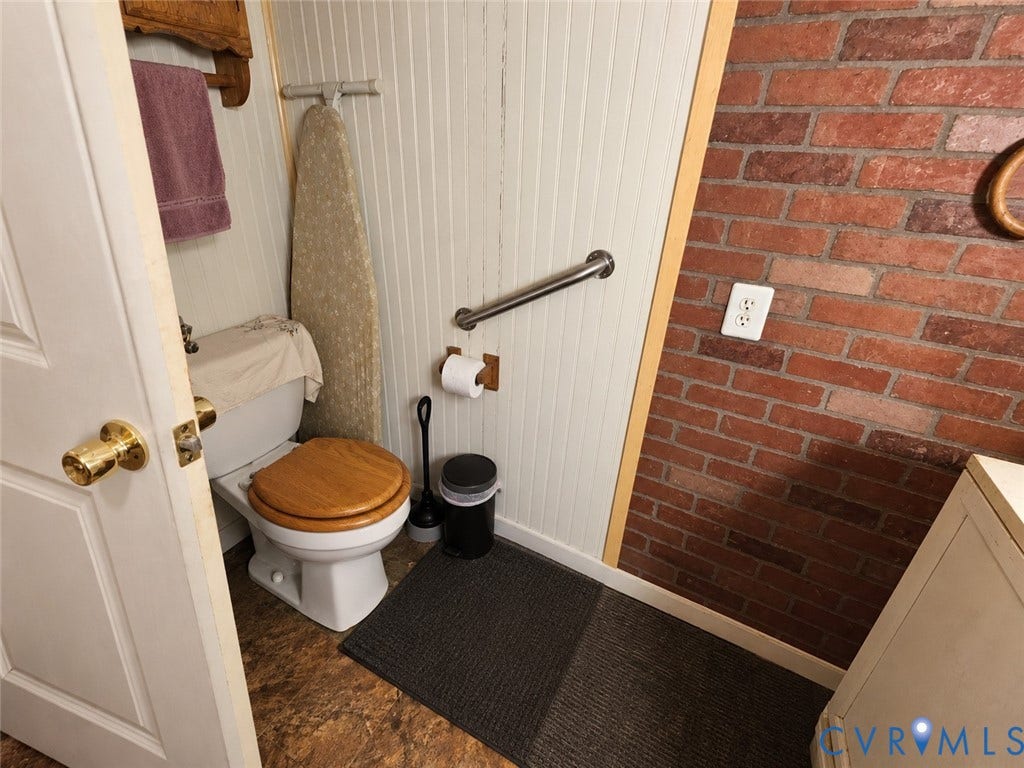 15022 George Wash Memorial Highway, Saluda, VA 23149