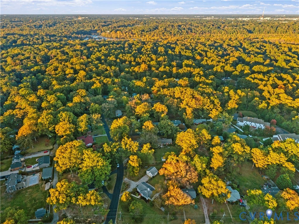 6956 Old Westham Road, Stratford Hills/Cherokee Road, Richmond, VA 23225 Aerial perspective of a heavily wooded landscape featuring mature deciduous trees and established residential lots