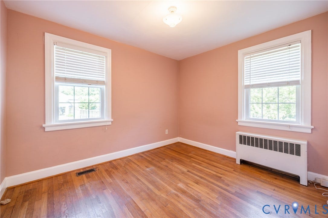 6614 Monument Avenue, Westhaven, Henrico, VA 23226 Hardwood flooring, dual windows with blinds, and ceiling-mounted light fixture