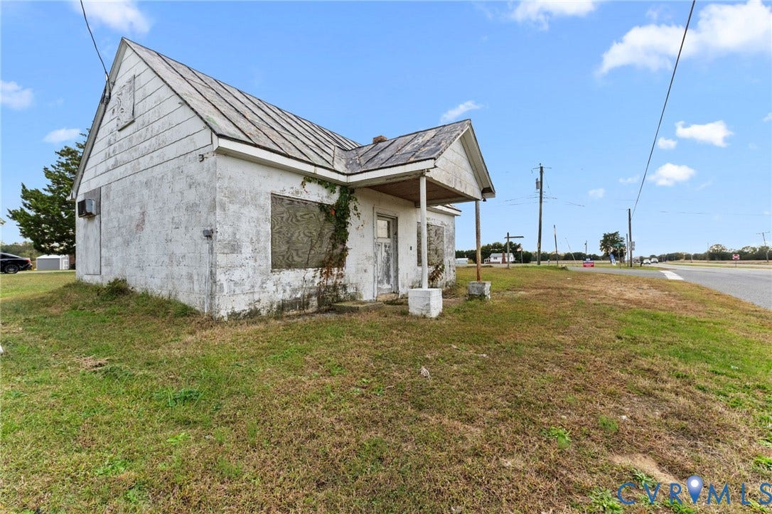 13530 Richmond Road, Village, Warsaw, VA 22572 Old Store presently being used as storage. Possible business or rental property. Store has own water & sewer.