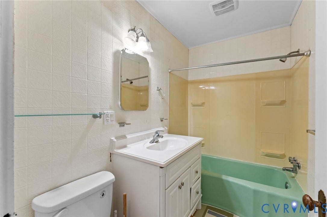 13530 Richmond Road, Village, Warsaw, VA 22572 Hall Full Bath with tub & shower.