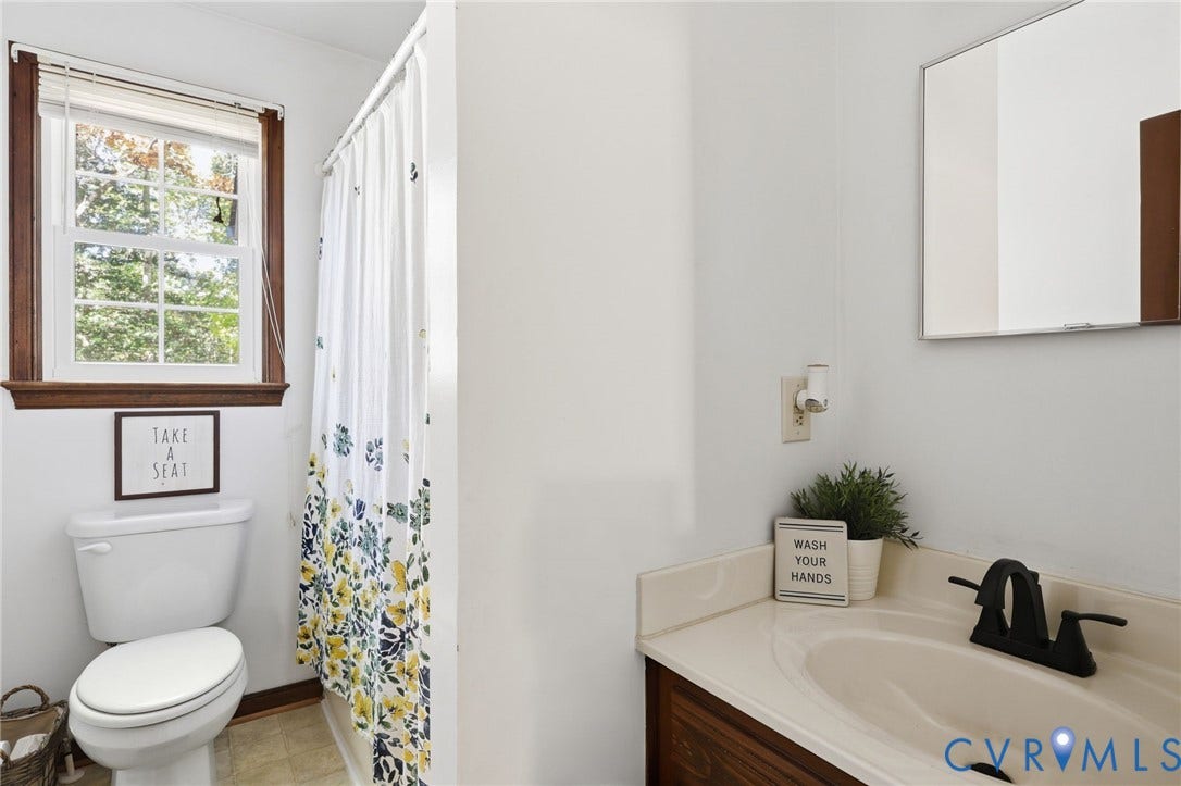 2764 Birdsong Lane, Powhatan, VA 23139 Full bathroom downstairs