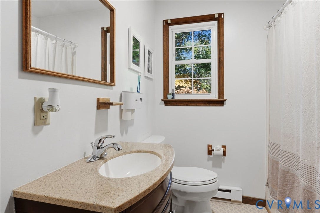 2764 Birdsong Lane, Powhatan, VA 23139 Full bathroom upstairs