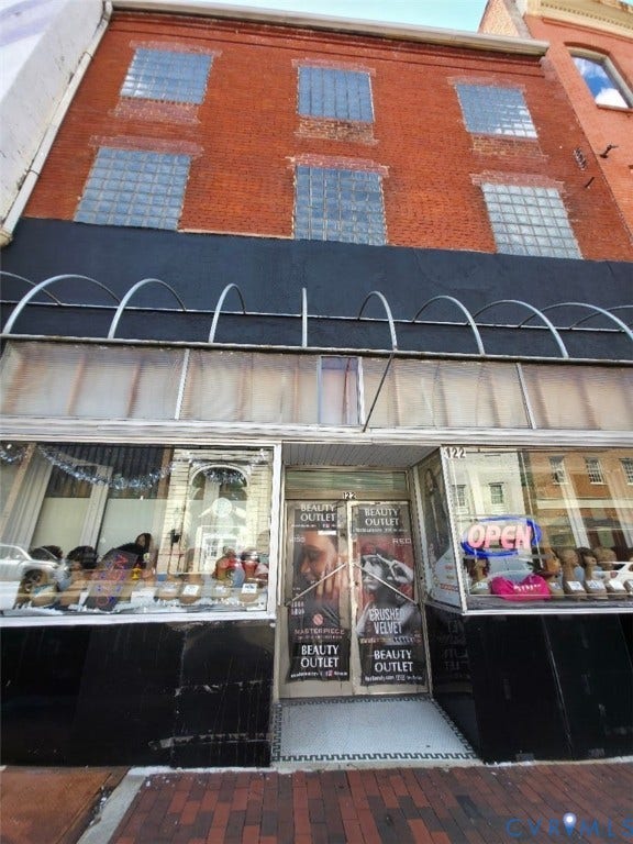 122 & 124 N Sycamore Street, Petersburg, VA 23803 122 & 124 N Sycamore Street, Petersburg, VA 23803