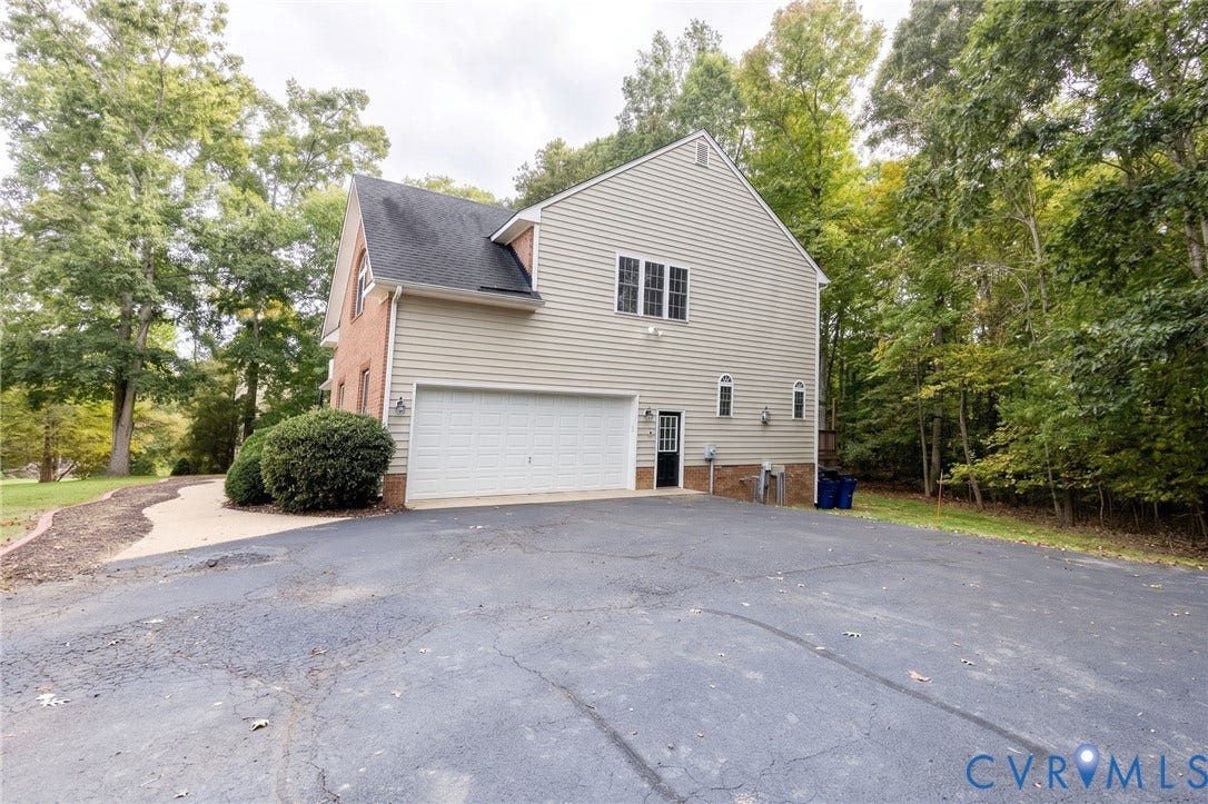 8206 Seaview Drive, Chesterfield, VA 23838 8206 Seaview Drive, Chesterfield, VA 23838