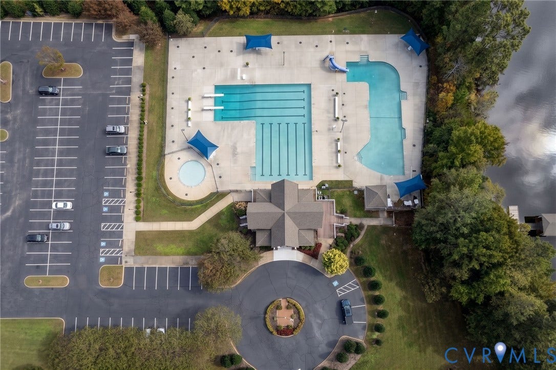 8206 Seaview Drive, Chesterfield, VA 23838 Community Pool and Clubhouse