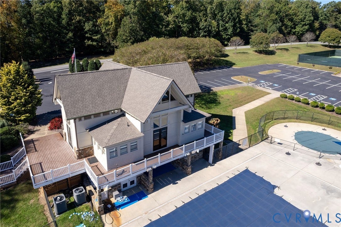 8206 Seaview Drive, Chesterfield, VA 23838 Community Pool and Clubhouse