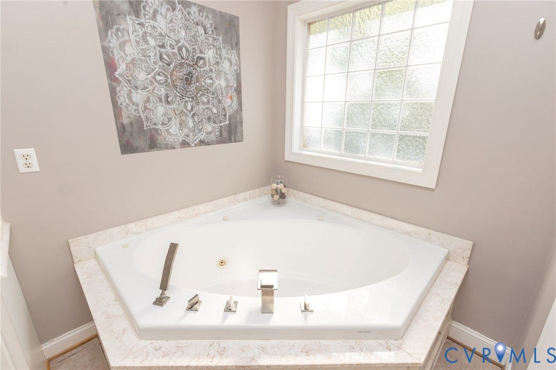 8206 Seaview Drive, Chesterfield, VA 23838 Primary Bathroom Jetted Tub