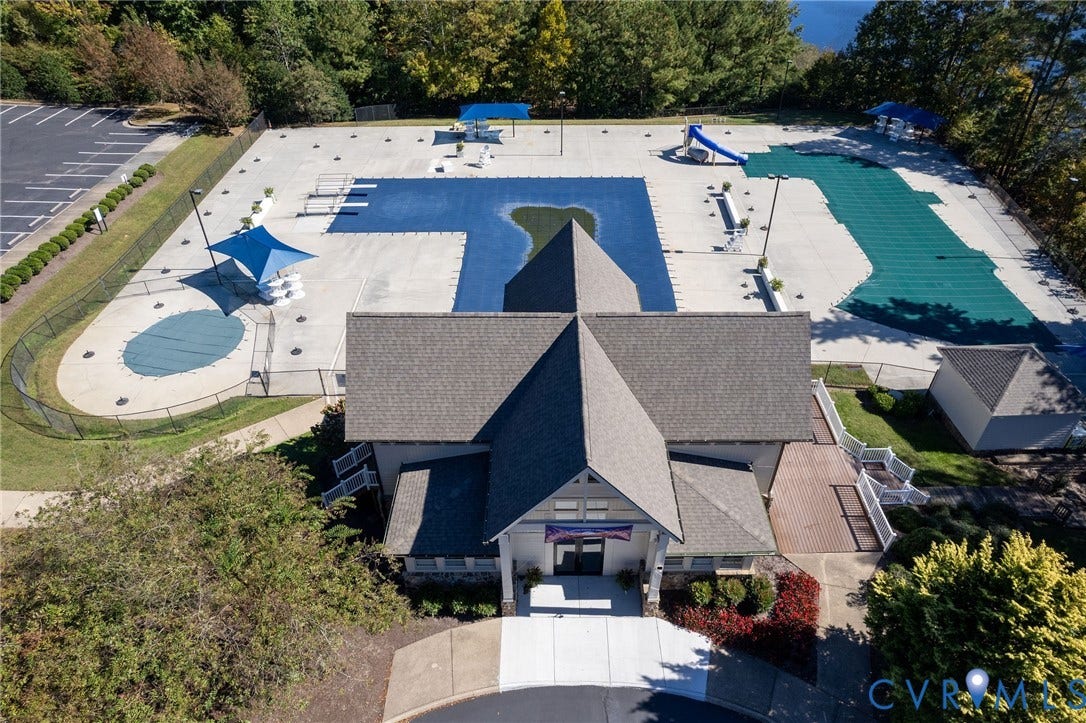 8206 Seaview Drive, Chesterfield, VA 23838 Community Pool and Clubhouse