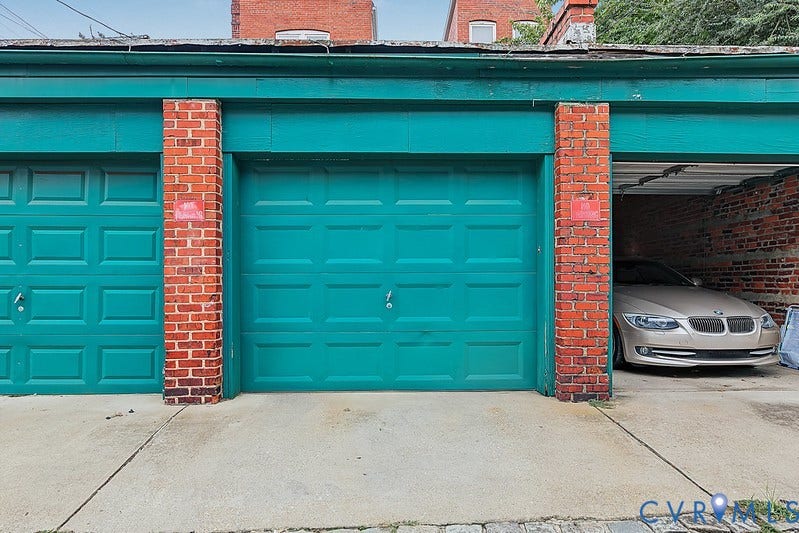 2923 Monument Avenue, #U2, Museum District, Richmond, VA 23221 One car garage with separate walk in entrance.