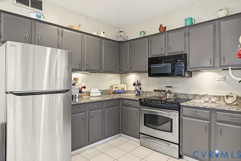 2923 Monument Avenue, #U2, Museum District, Richmond, VA 23221 SS LG frig.