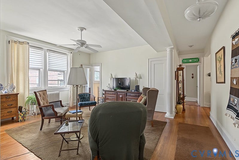 2923 Monument Avenue, #U2, Museum District, Richmond, VA 23221 Hardwood floor, ceiling fan and attached bathroom.