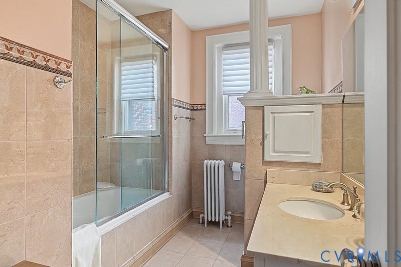 2923 Monument Avenue, #U2, Museum District, Richmond, VA 23221 Hall bathroom with shower and tub, tile floor and granite sick.