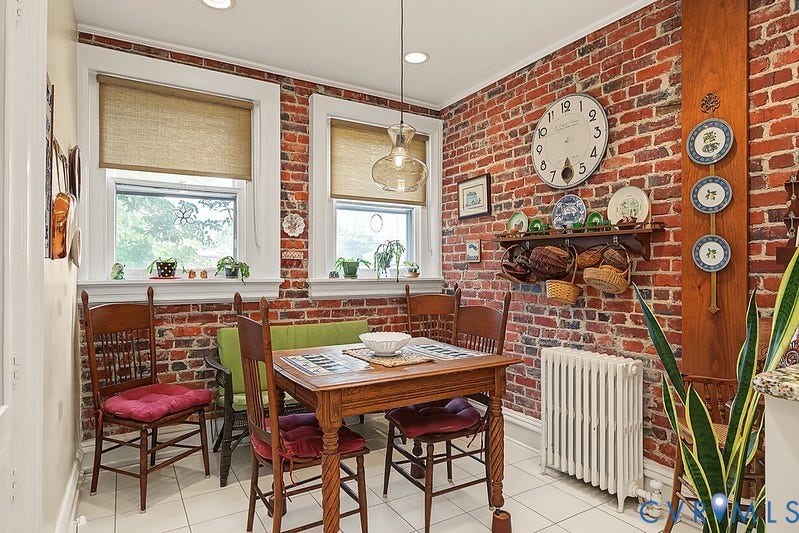 2923 Monument Avenue, #U2, Museum District, Richmond, VA 23221 Breakfast room overlooking garden.