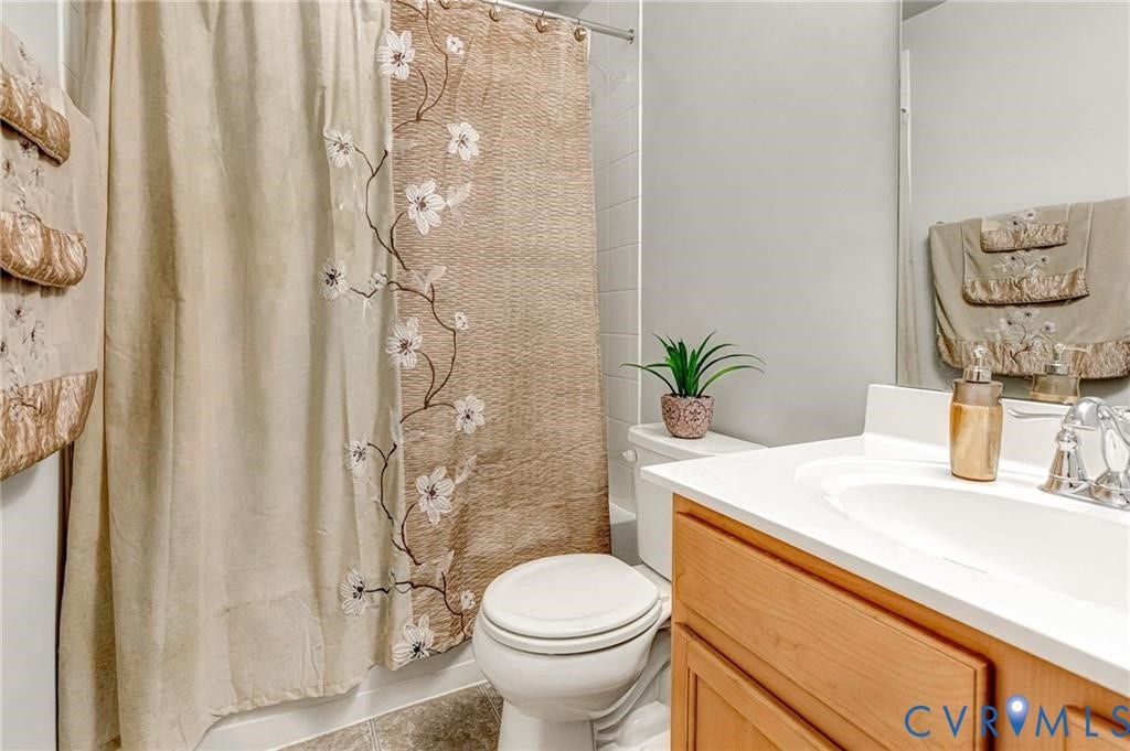 11600 Vicars Ridge Lane, Henrico, VA 23059 Full bathroom with vanity, toilet, and shower / bath combo