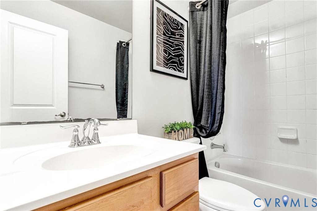 11600 Vicars Ridge Lane, Henrico, VA 23059 Bathroom with toilet, shower / bath combo, and vanity
