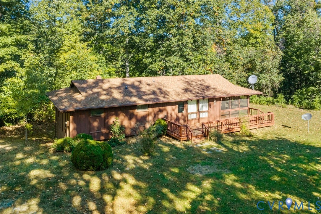 87 Pier Place, Town Of Kinsale, Kinsale, VA 22488 Redwood Rancher in the Town of Kinsale situated on 10.17 Acres on Kinsale Creek.