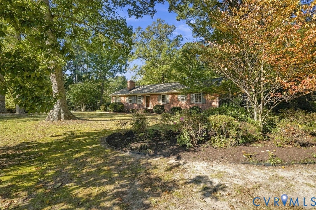 10995 Linderwood Drive, Forest Lake Hills, Mechanicsville, VA 23116 Street view from the right