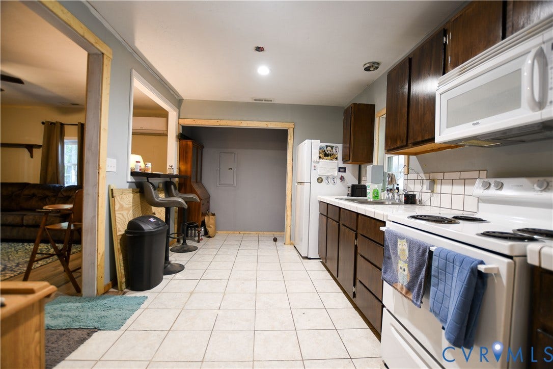 23104 King William Road, King William Rd, West Point, VA 23181 Guest House
