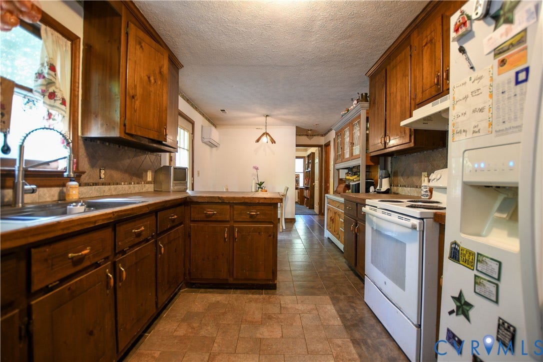 23104 King William Road, King William Rd, West Point, VA 23181 Main House