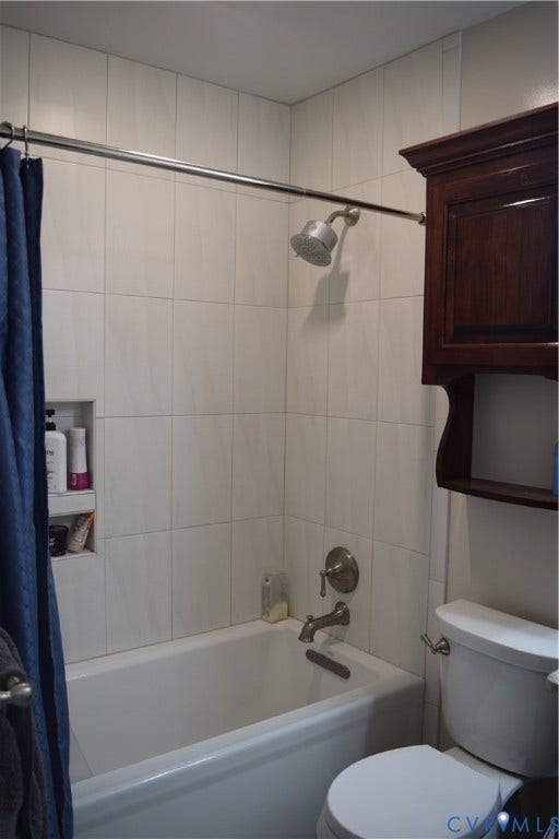 1120 Black Heath Road, Robious/Huguenot, Midlothian, VA 23113 Upstairs full bath with deep soaking tub.