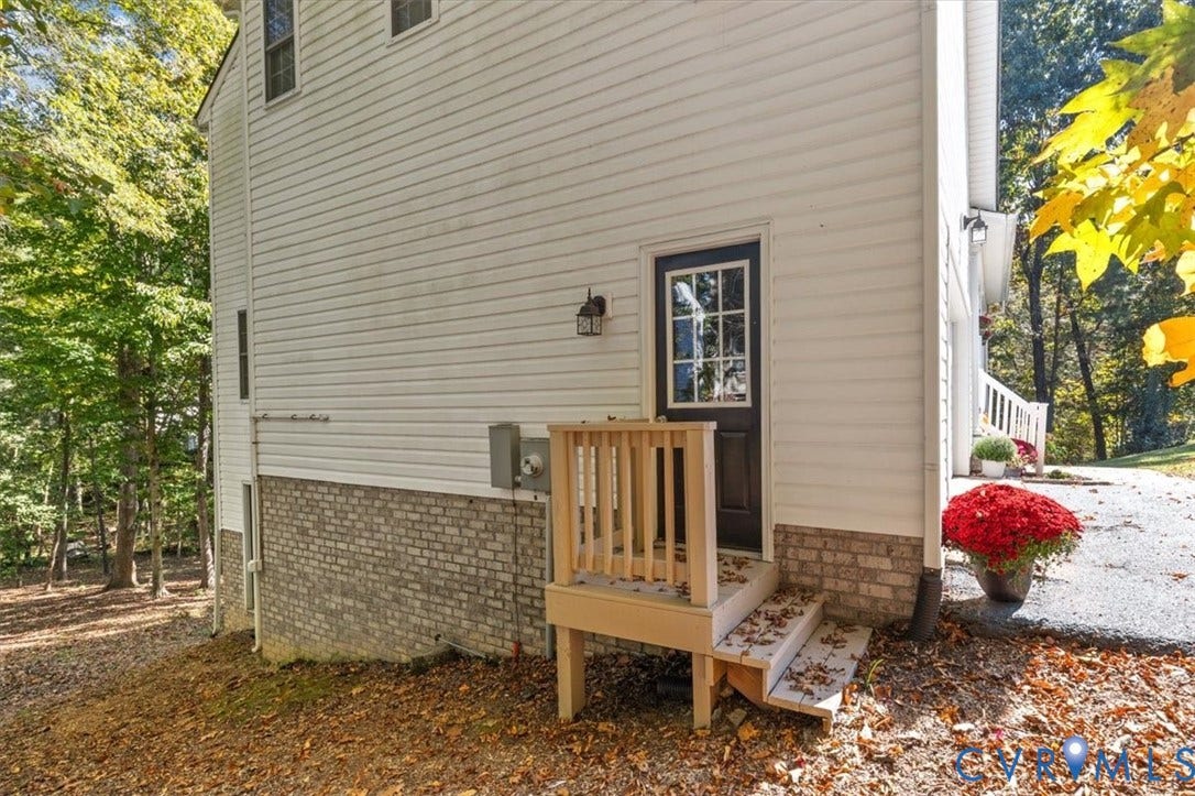 4011 Echo Ridge Place, Midlothian, VA 23112 Pedestrian door to Garage