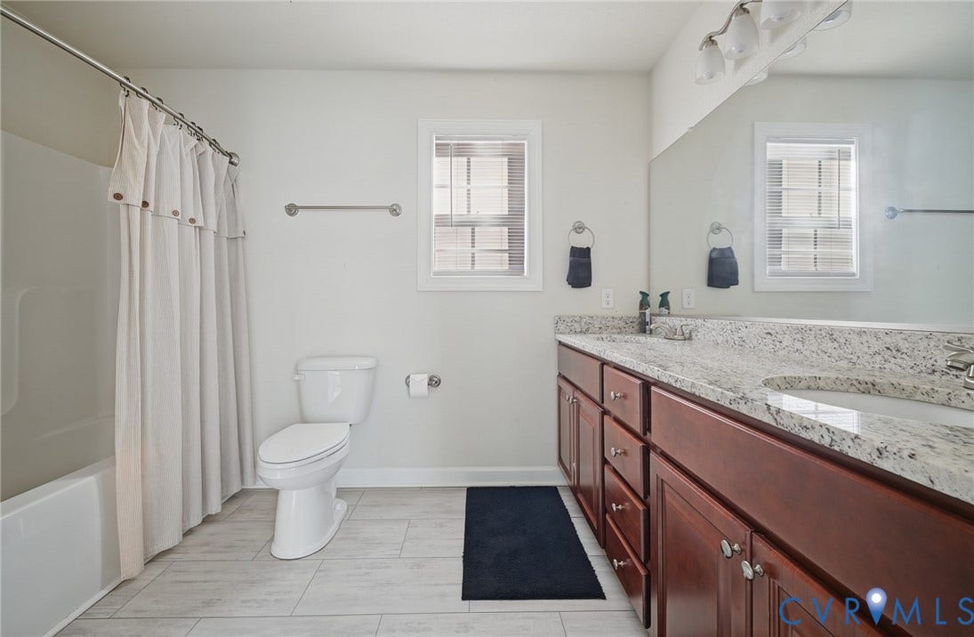 primary bedroom full bath