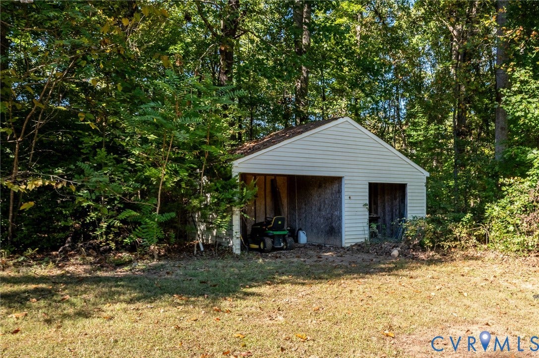 2790 Maidens Road, Powhatan, VA 23139 Large, covered detached building.