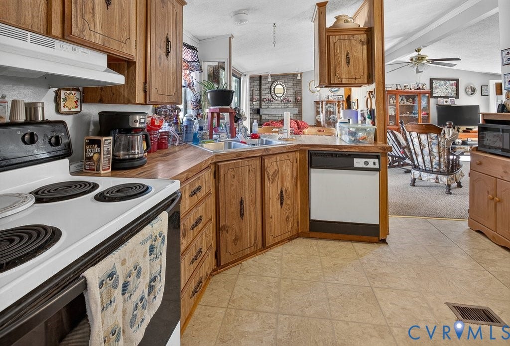 17004 Fiala Drive, Chesterfield, VA 23834 Kitchen