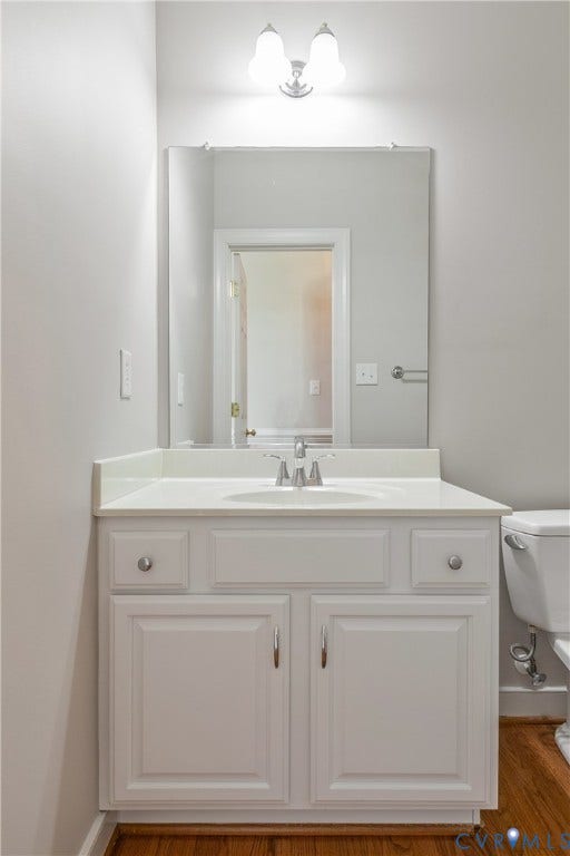 9607 Hill Trace Court, Hill Trace Subdivision, Glen Allen, VA 23060 Powder room on first floor